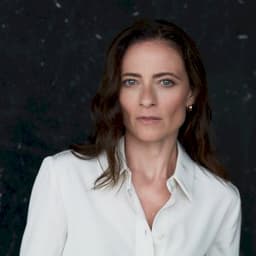Lara Pulver