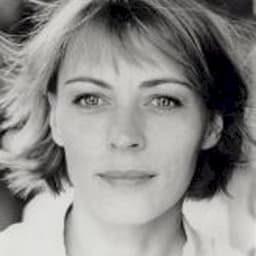 Saskia Reeves