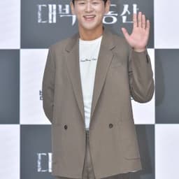 Kang Hong-Seok