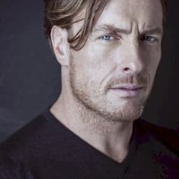 Toby Stephens